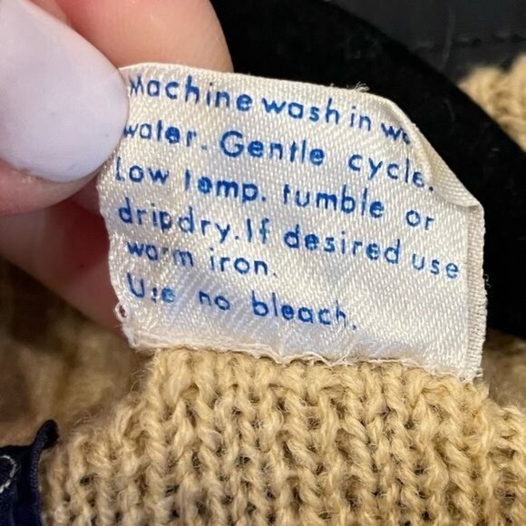 Vintage 1970s DKP Beige Knit Sweater With Ornate Embroidered Pattern Size XL - Picture 8 of 8